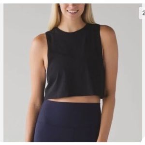 Lululemon muscle love crop - size 6 heather grey